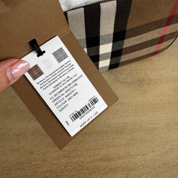 NWT BURBERRY Check Camera Bag Small Grey Mink - Picture 3 of 3